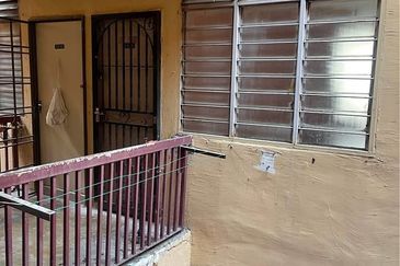 FLAT SERI DELIMA SG ARA 