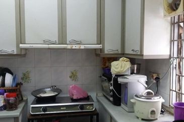 APARTMENT TAMAN PEKAKA BLOCK 33 GELUGOR