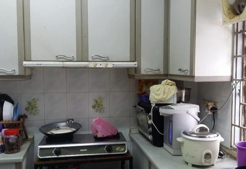 APARTMENT TAMAN PEKAKA BLOCK 33 GELUGOR