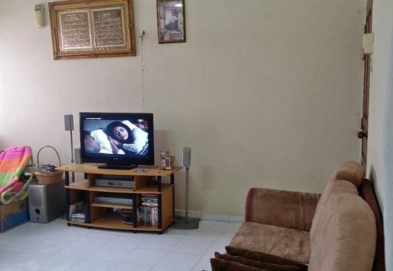 APARTMENT TAMAN PEKAKA BLOCK 33 GELUGOR