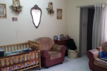 APARTMENT TAMAN PEKAKA BLOCK 33 GELUGOR