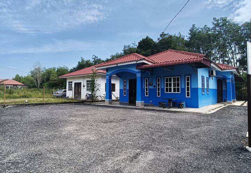 Banglo Setingkat Bukit Jambul, Pendang dan Tanah