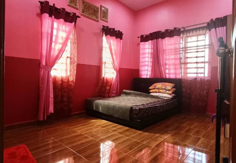 Banglo Setingkat Bukit Jambul, Pendang dan Tanah