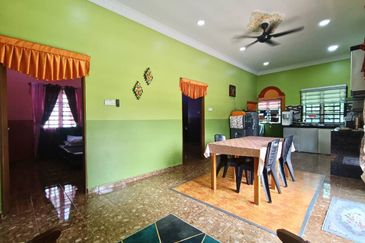 Banglo Setingkat Bukit Jambul, Pendang dan Tanah