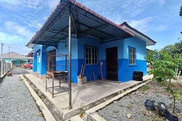 Banglo Setingkat Bukit Jambul, Pendang dan Tanah