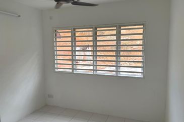 E Garden Condominium Persiaran Halia 