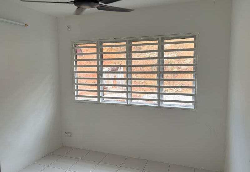 E Garden Condominium Persiaran Halia 