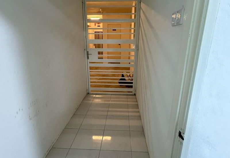 E Garden Condominium Persiaran Halia 