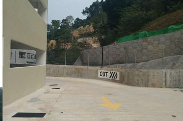 E Garden Condominium Persiaran Halia 