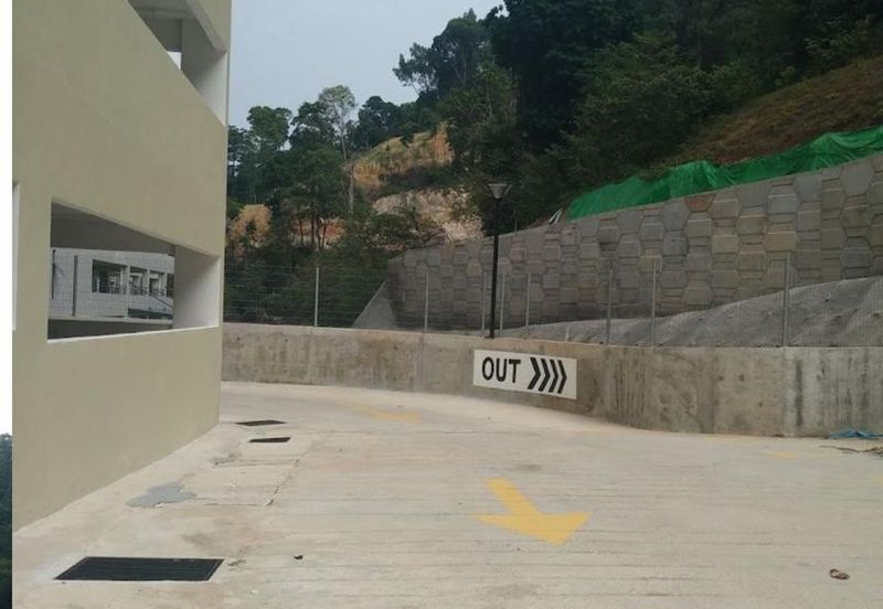 E Garden Condominium Persiaran Halia 