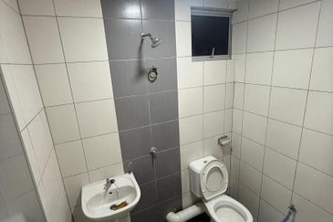 E Garden Condominium Persiaran Halia 