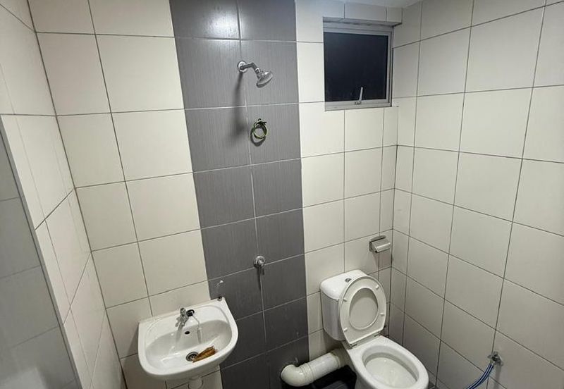 E Garden Condominium Persiaran Halia 