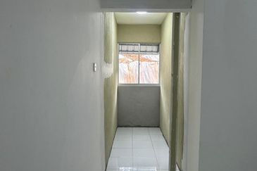 E Garden Condominium Persiaran Halia 