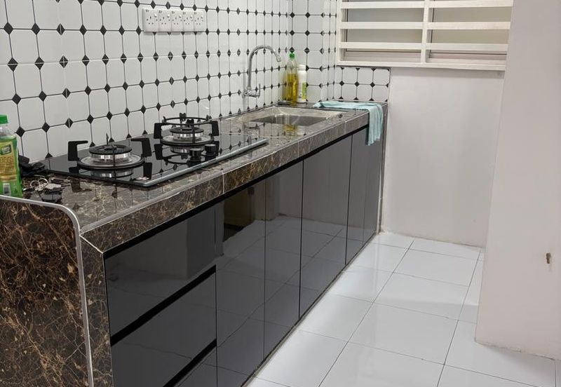 E Garden Condominium Persiaran Halia 