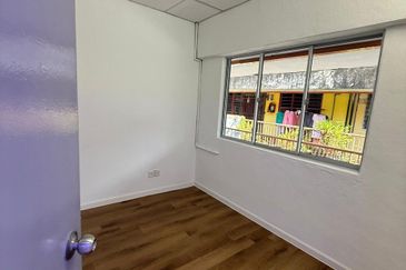 PANGSAPURI HALAMAN MURNI BAYAN LEPAS PENANG 