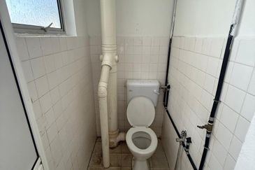 PANGSAPURI HALAMAN MURNI BAYAN LEPAS PENANG 