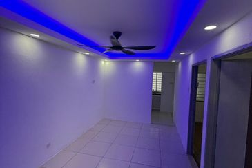 PANGSAPURI HALAMAN MURNI BAYAN LEPAS PENANG 