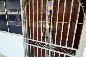 PANGSAPURI HALAMAN MURNI BAYAN LEPAS PENANG 