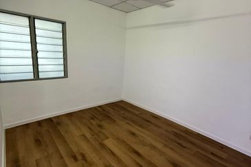 PANGSAPURI HALAMAN MURNI BAYAN LEPAS PENANG 