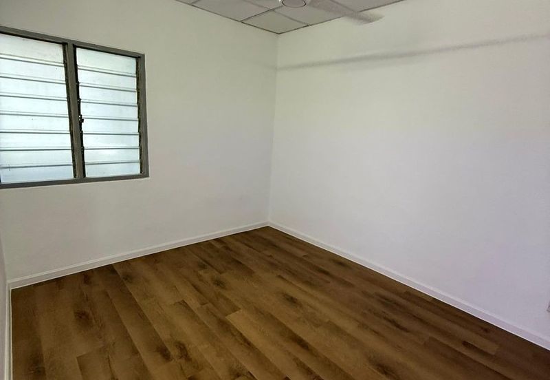 PANGSAPURI HALAMAN MURNI BAYAN LEPAS PENANG 