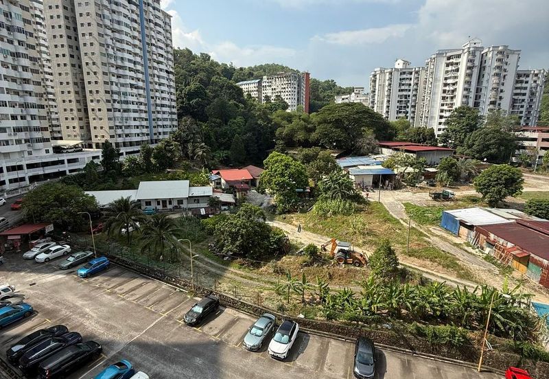 TAMAN GAMBIR BLOK 330 GELUGOR, PULAU PINANG