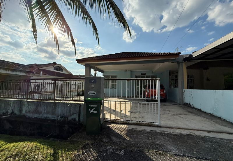 Semi-D End Lot Kulim Square, 09000 Lunas, Kulim