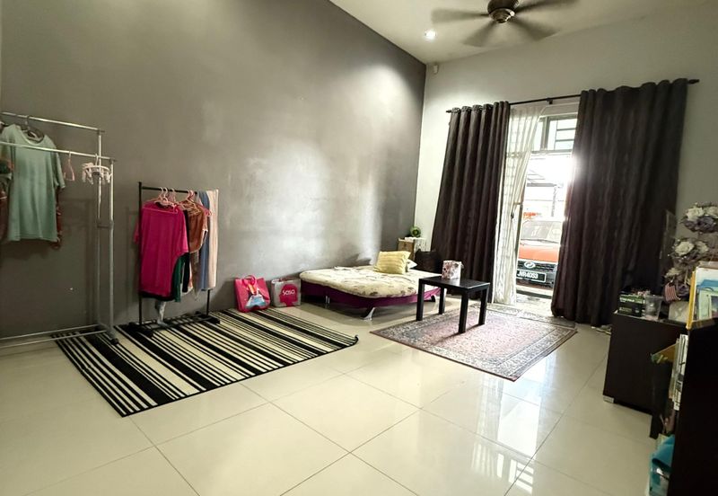 Semi-D End Lot Kulim Square, 09000 Lunas, Kulim