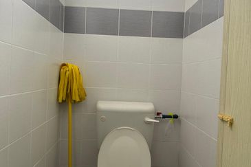 Semi-D End Lot Kulim Square, 09000 Lunas, Kulim