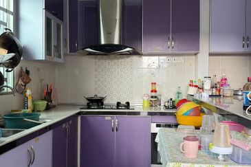 Semi-D End Lot Kulim Square, 09000 Lunas, Kulim