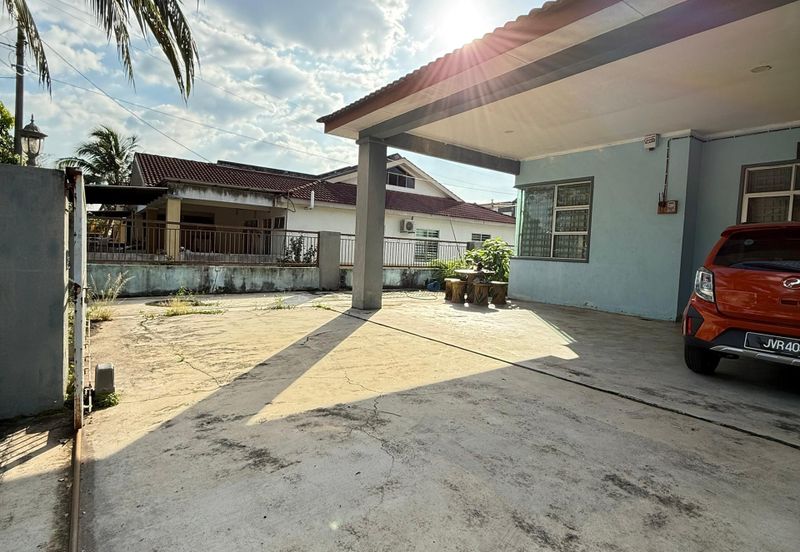 Semi-D End Lot Kulim Square, 09000 Lunas, Kulim