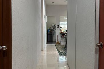 Semi-D End Lot Kulim Square, 09000 Lunas, Kulim