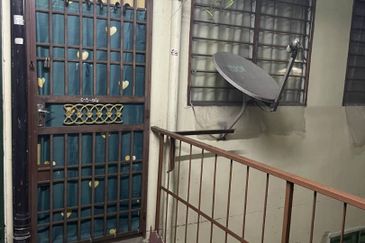 FLAT TAMAN SRI PAUH PMTG PAUH BANDAR PERDA