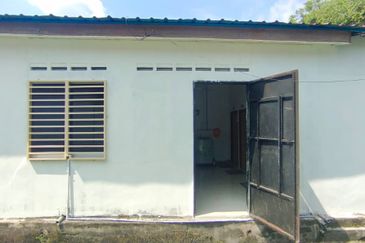 Taman Bunga Raya, Padang Serai 