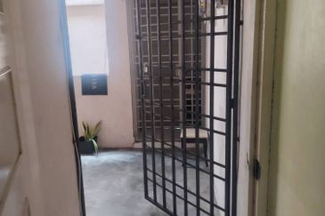 Pangsapuri Halaman Teratai, Lebuh Nipah 2 