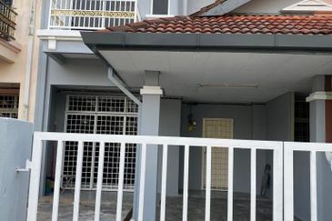 Bandar Laguna Merbok