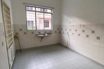 Bandar Laguna Merbok