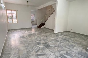 Bandar Laguna Merbok