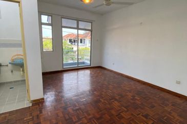 Bandar Laguna Merbok