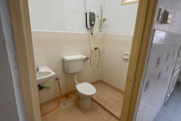 Bandar Laguna Merbok