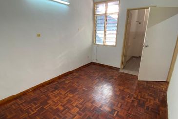 Bandar Laguna Merbok