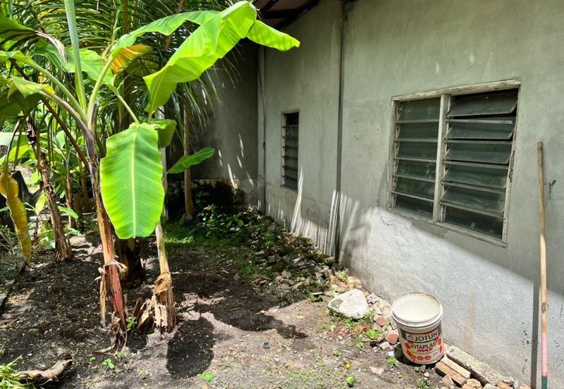 TANAH LOT BANGLO GELUGOR GERAN INDIVIDU UNTUK DIJUAL