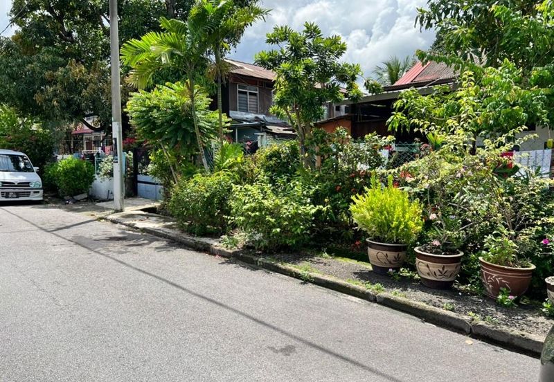 TANAH LOT BANGLO GELUGOR GERAN INDIVIDU UNTUK DIJUAL