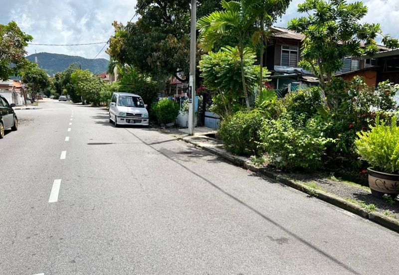 TANAH LOT BANGLO GELUGOR GERAN INDIVIDU UNTUK DIJUAL