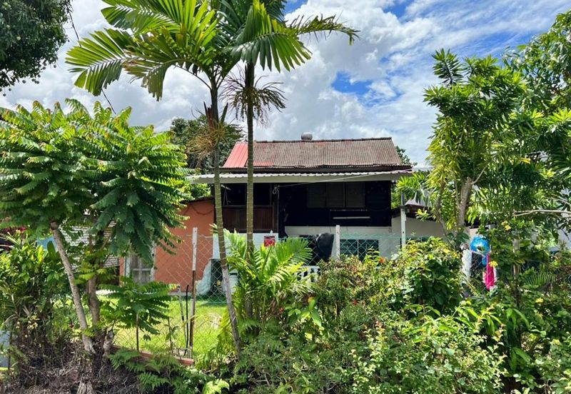 TANAH LOT BANGLO GELUGOR GERAN INDIVIDU UNTUK DIJUAL