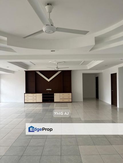 Vista Bayu Apartment Penthouse For Rental  2,300 Sqft Renovated Built In TV Cabinet Security Guarded For Rent , Selangor, Klang