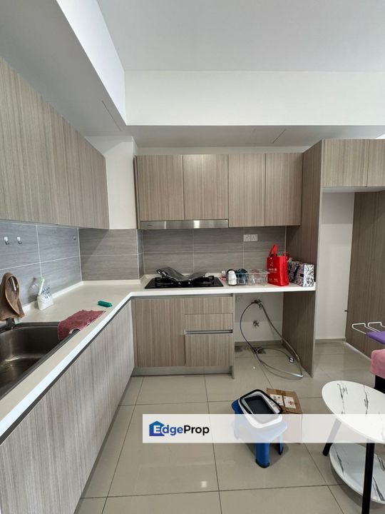  Gravit 8 Kota Bayuemas 639 sqft 1+1 Bedrooms 1 Bathrooms  Aircond + water heater  Wardrobe  Kitchen cabinet For Rent , Selangor, Klang