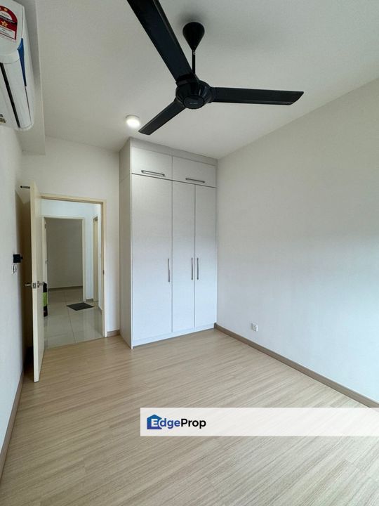  Gravit 8 Kota Bayuemas 639 sqft 1+1 Bedrooms 1 Bathrooms  Aircond + water heater  Wardrobe  Kitchen cabinet For Rent , Selangor, Klang