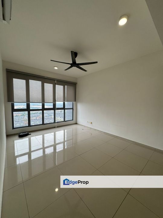  Gravit 8 Kota Bayuemas 639 sqft 1+1 Bedrooms 1 Bathrooms  Aircond + water heater  Wardrobe  Kitchen cabinet For Rent , Selangor, Klang