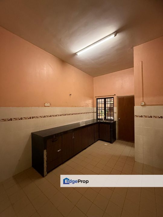 Below Bank Value !!!  Double Storey House Jalan Pending Bandar Puteri Klang Facing North Gated and Guarded  For Sale , Selangor, Klang