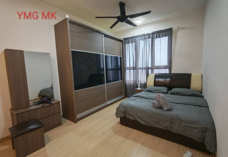 The Tresor @ Gravit 8 *